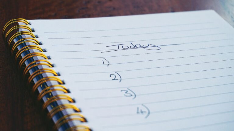 Constantly Feeling Behind? Why To Do Lists Hurt Your Productivity a todo list
